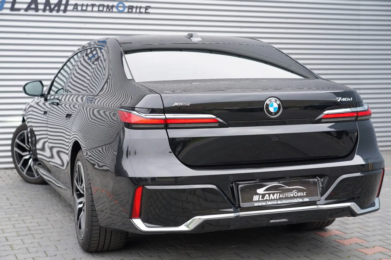 740d xDrive M Sport SKYLOUNGE ICONIC 360 HUD B&W