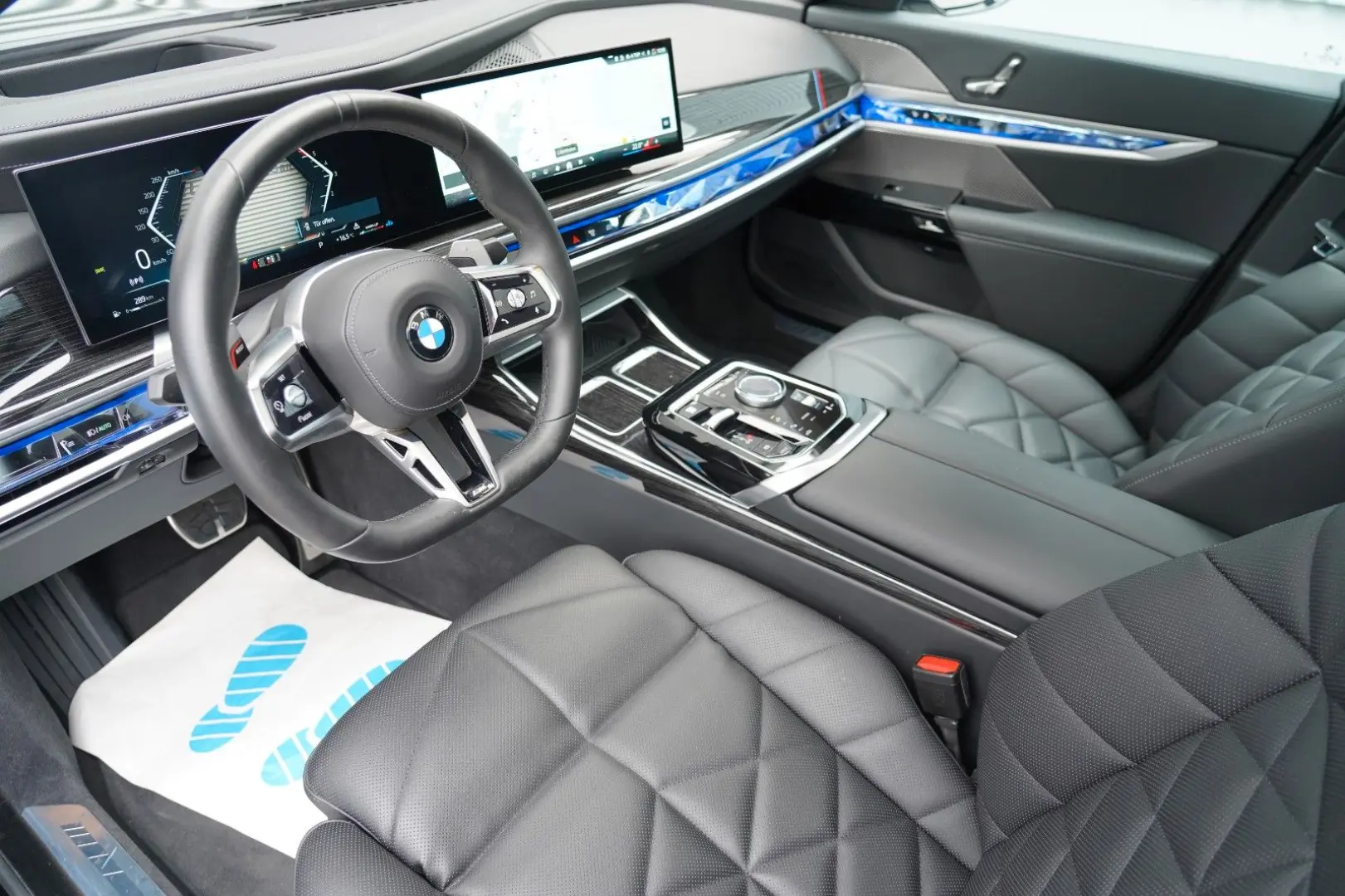 740d xDrive M Sport SKYLOUNGE ICONIC 360 HUD B&W