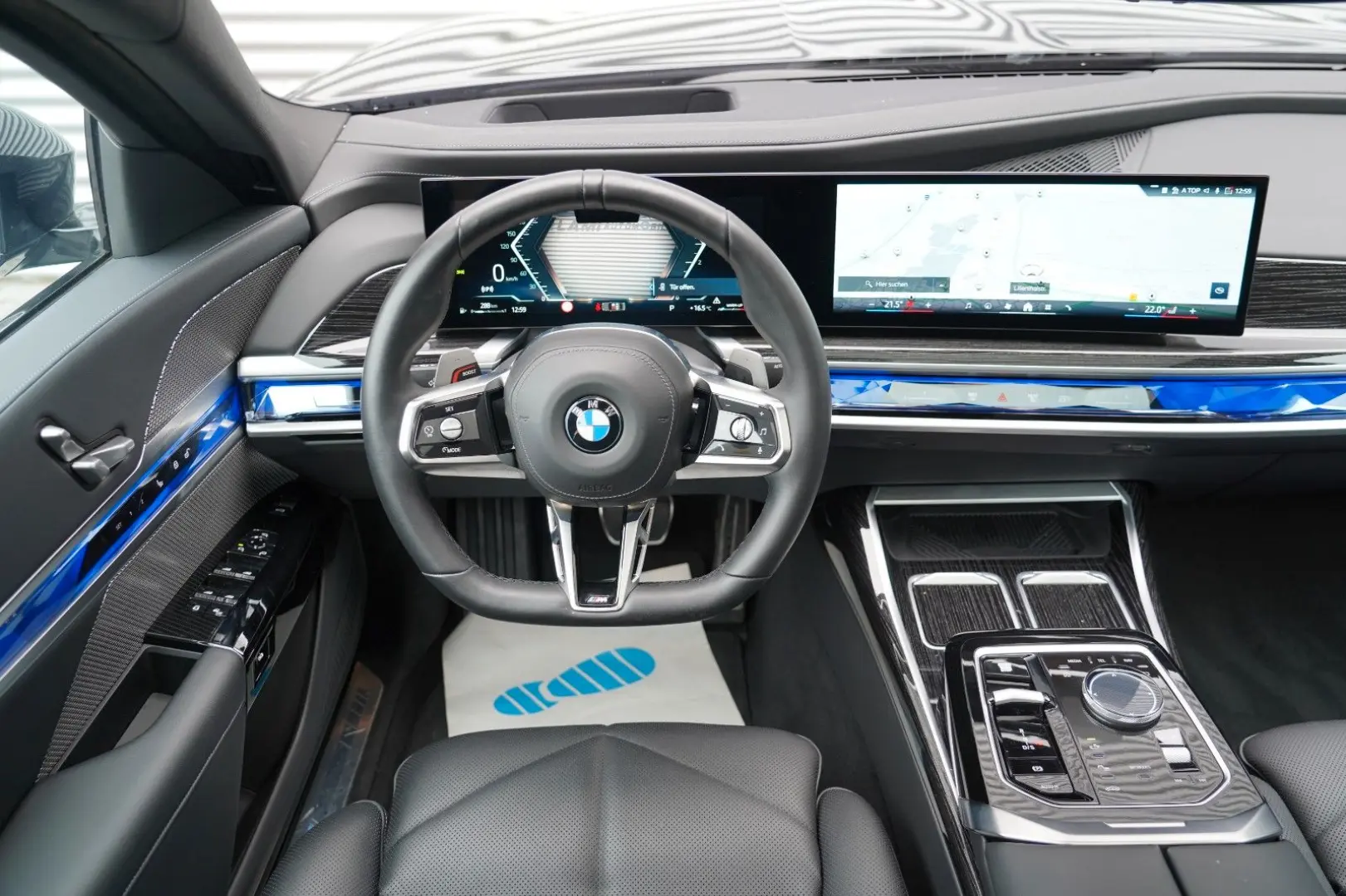 740d xDrive M Sport SKYLOUNGE ICONIC 360 HUD B&W