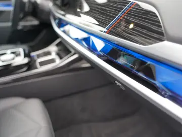 740d xDrive M Sport SKYLOUNGE ICONIC 360 HUD B&W