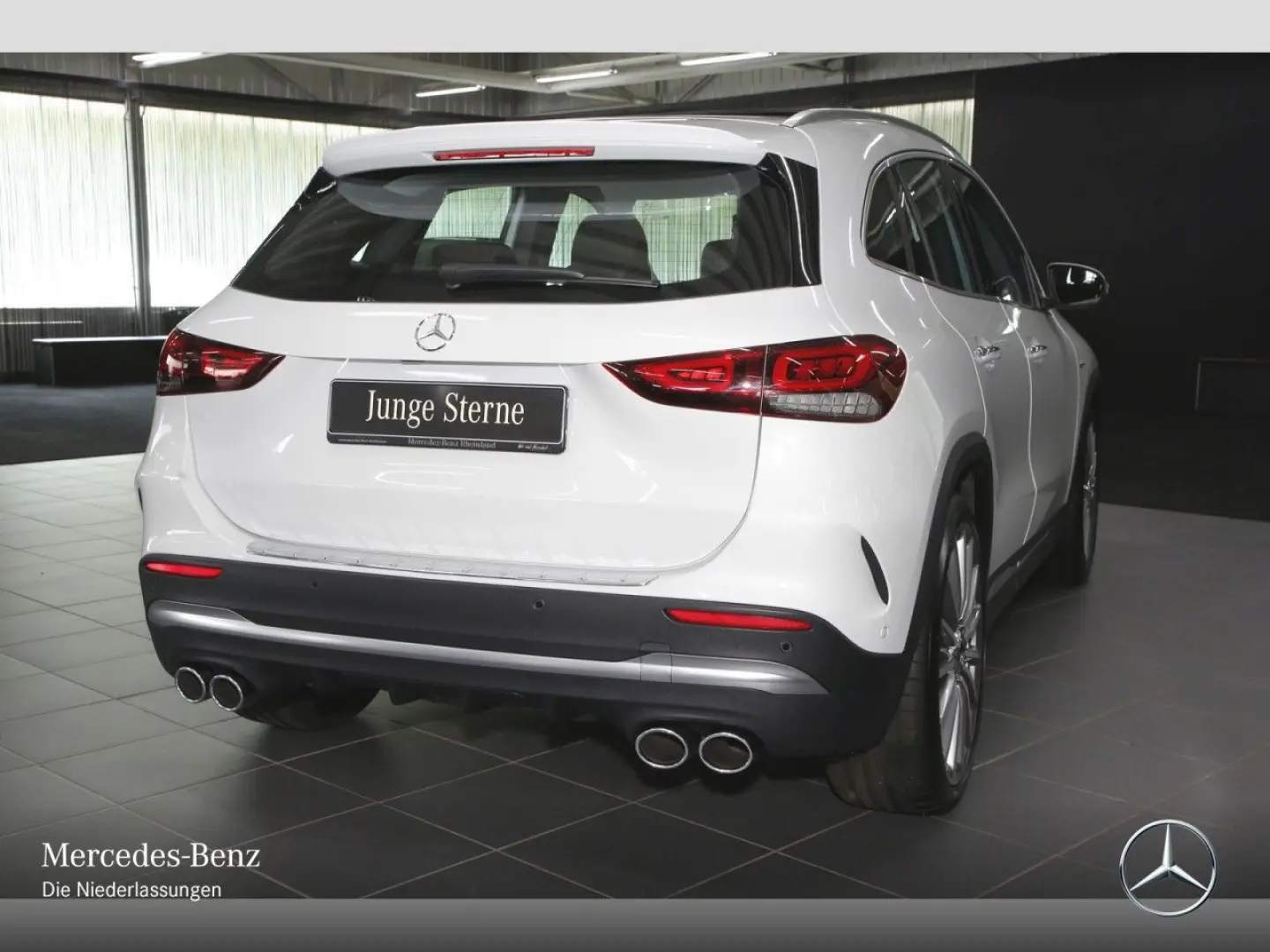 GLA 45 4M  AMG Pano MBeam Distr Memory Sitzklima