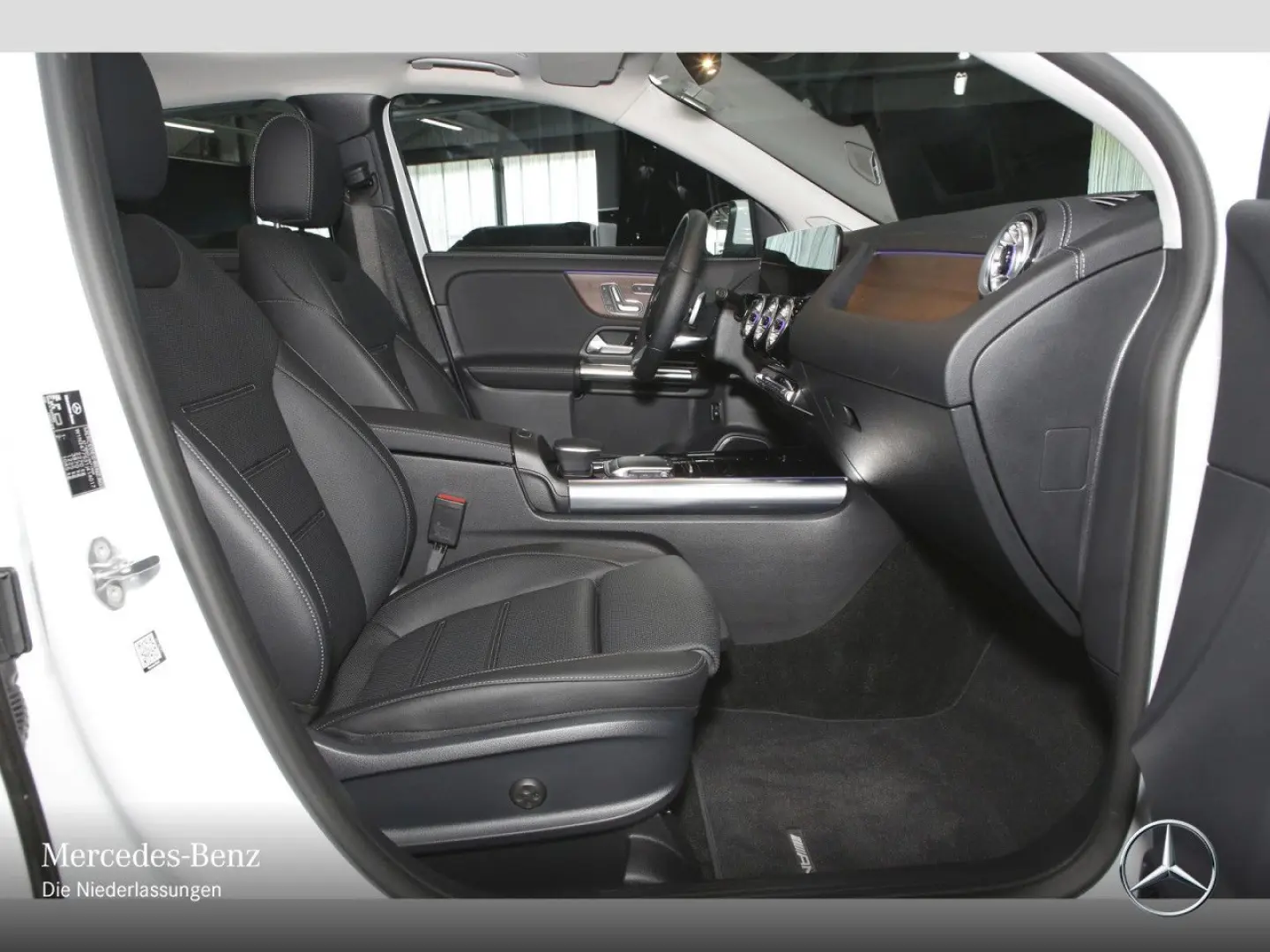 GLA 45 4M  AMG Pano MBeam Distr Memory Sitzklima