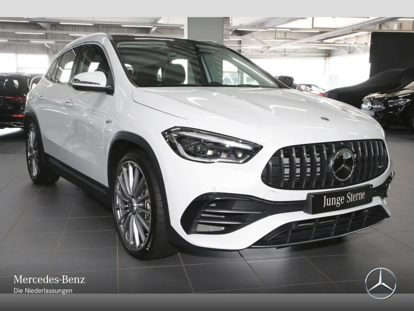 GLA 45 4M  AMG Pano MBeam Distr Memory Sitzklima