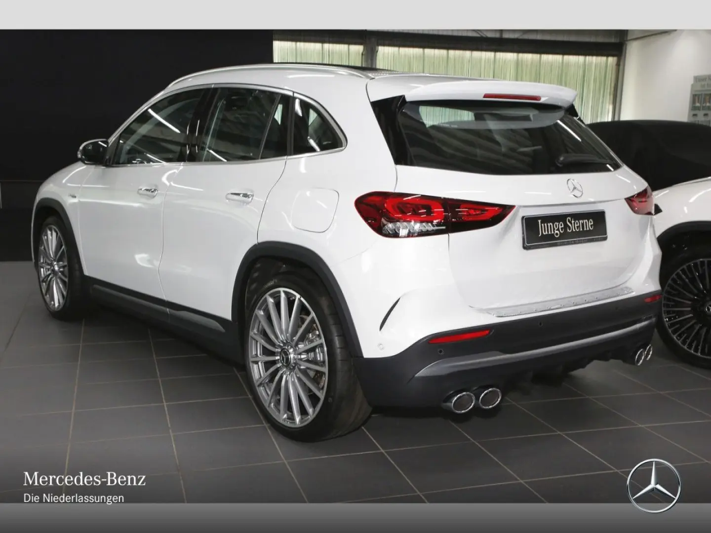 GLA 45 4M  AMG Pano MBeam Distr Memory Sitzklima
