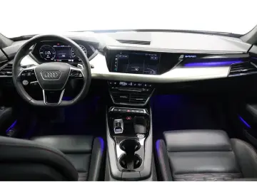 e-tron GT quattro Navi Matrix PDC SD