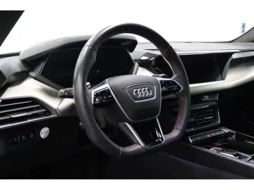 e-tron GT quattro Navi Matrix PDC SD