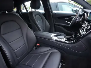 GLC 300 e 4M Coupé DISTRONIC KAMERA PDC DAB SHZ