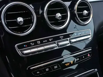 GLC 300 e 4M Coupé DISTRONIC KAMERA PDC DAB SHZ