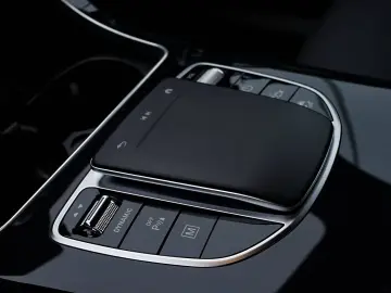 GLC 300 e 4M Coupé DISTRONIC KAMERA PDC DAB SHZ