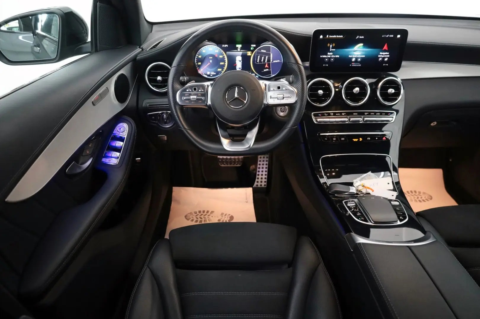 GLC 200 Coupe 4Matic AMG line SH Kamera HUD SD