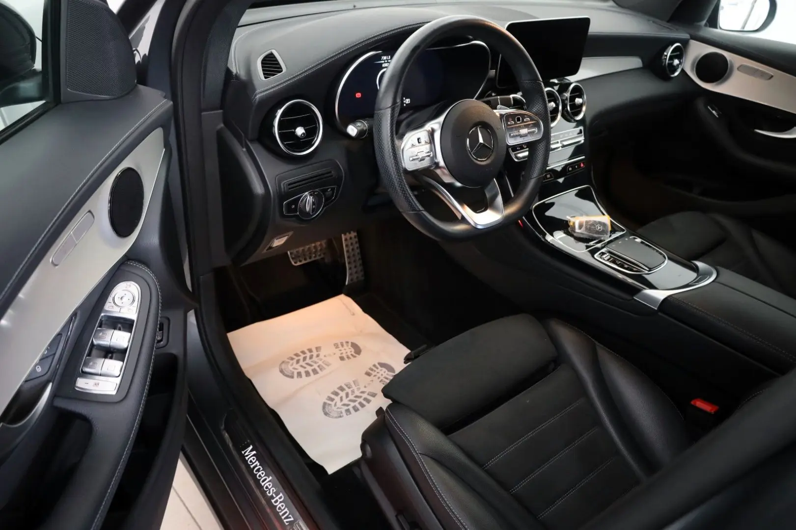 GLC 200 Coupe 4Matic AMG line SH Kamera HUD SD