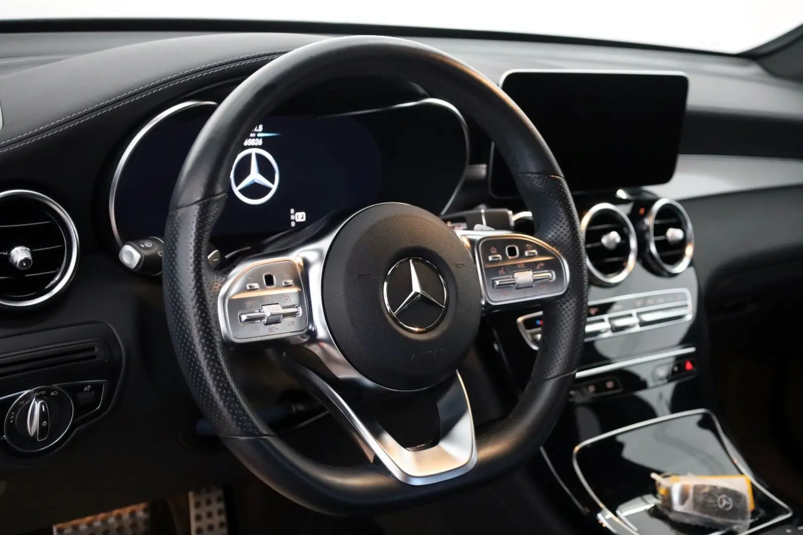 GLC 200 Coupe 4Matic AMG line SH Kamera HUD SD