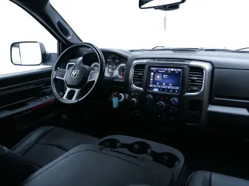 RAM 5.7 HEMI WARLOCK QUADCAB MWST 6 SITZER