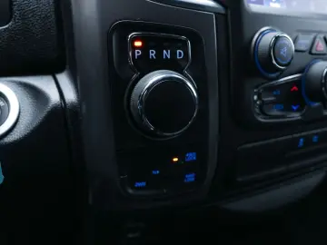 RAM 5.7 HEMI WARLOCK QUADCAB MWST 6 SITZER