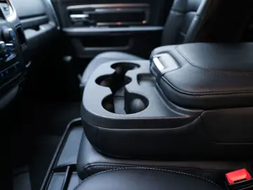 RAM 5.7 HEMI WARLOCK QUADCAB MWST 6 SITZER