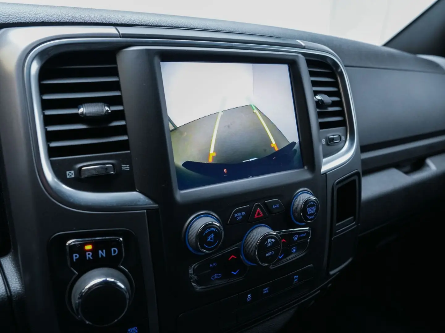 RAM 5.7 HEMI WARLOCK QUADCAB MWST 6 SITZER