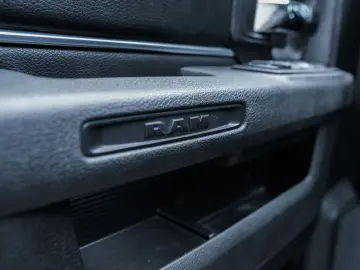 RAM 5.7 HEMI WARLOCK QUADCAB MWST 6 SITZER