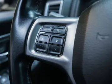 RAM 5.7 HEMI WARLOCK QUADCAB MWST 6 SITZER