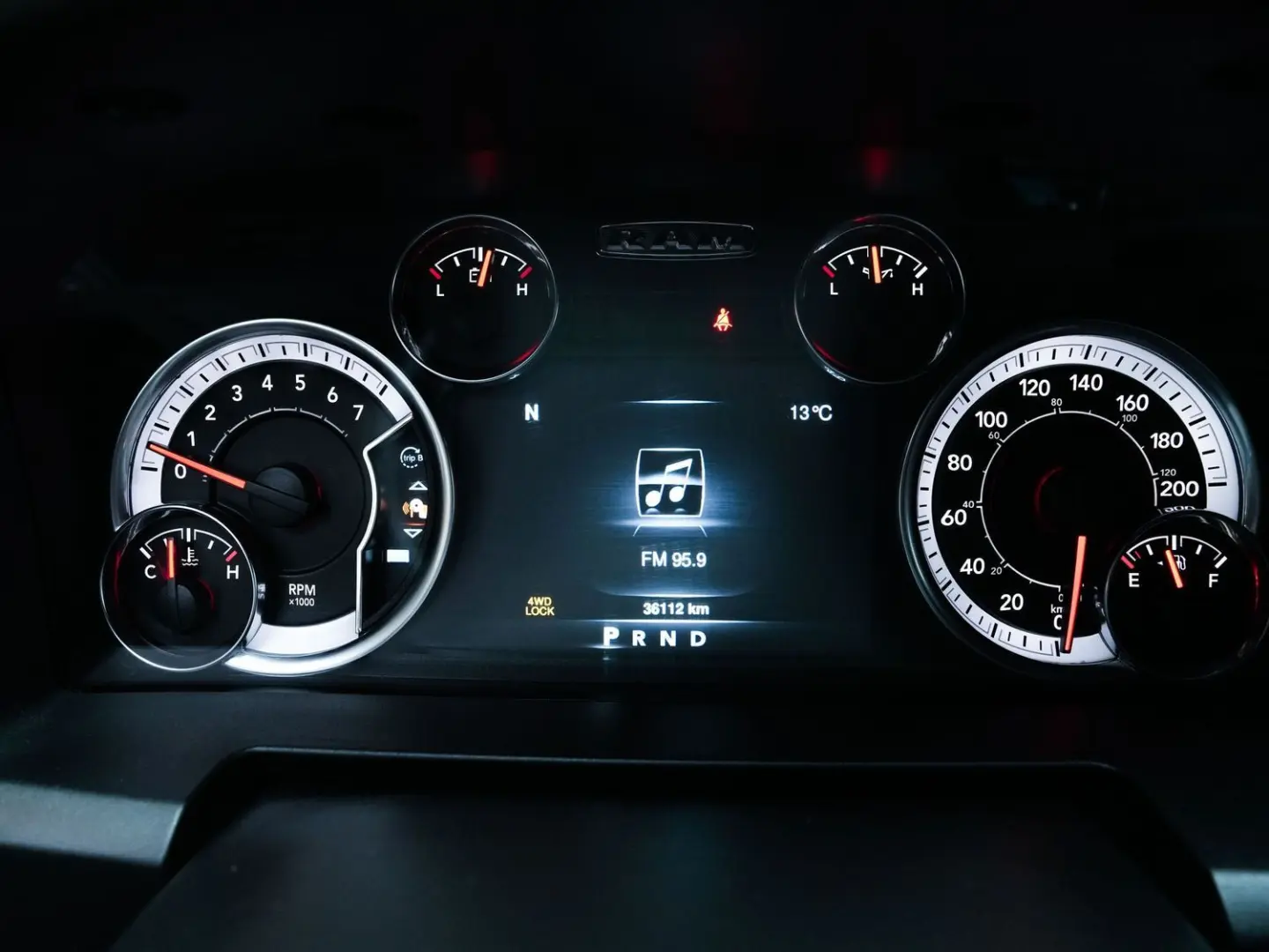 RAM 5.7 HEMI WARLOCK QUADCAB MWST 6 SITZER