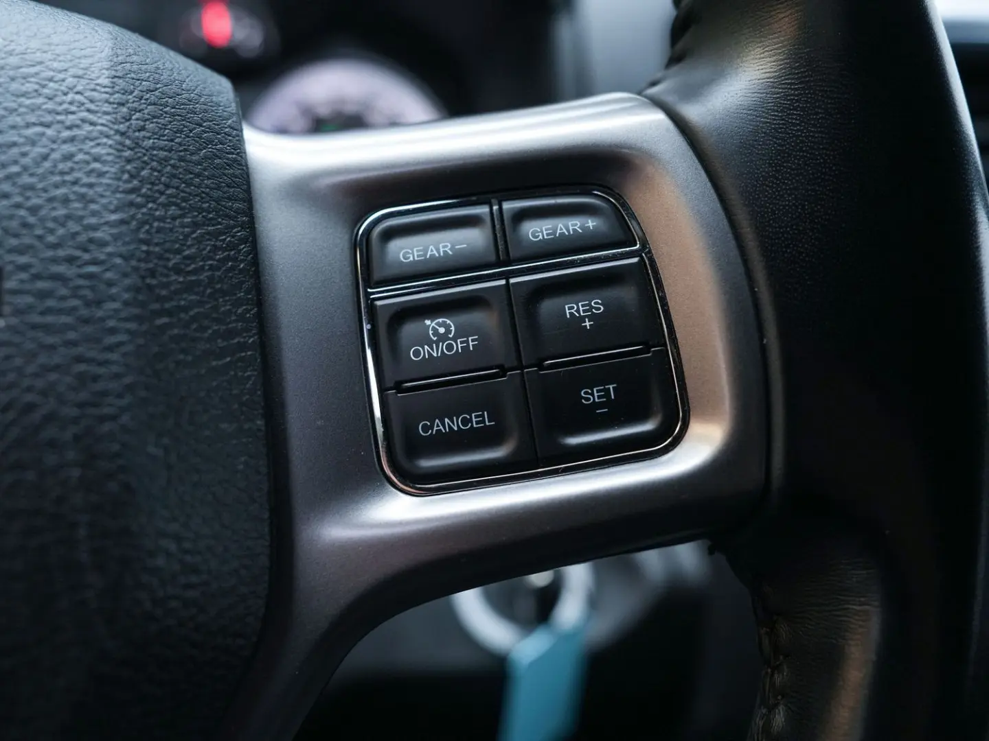 RAM 5.7 HEMI WARLOCK QUADCAB MWST 6 SITZER