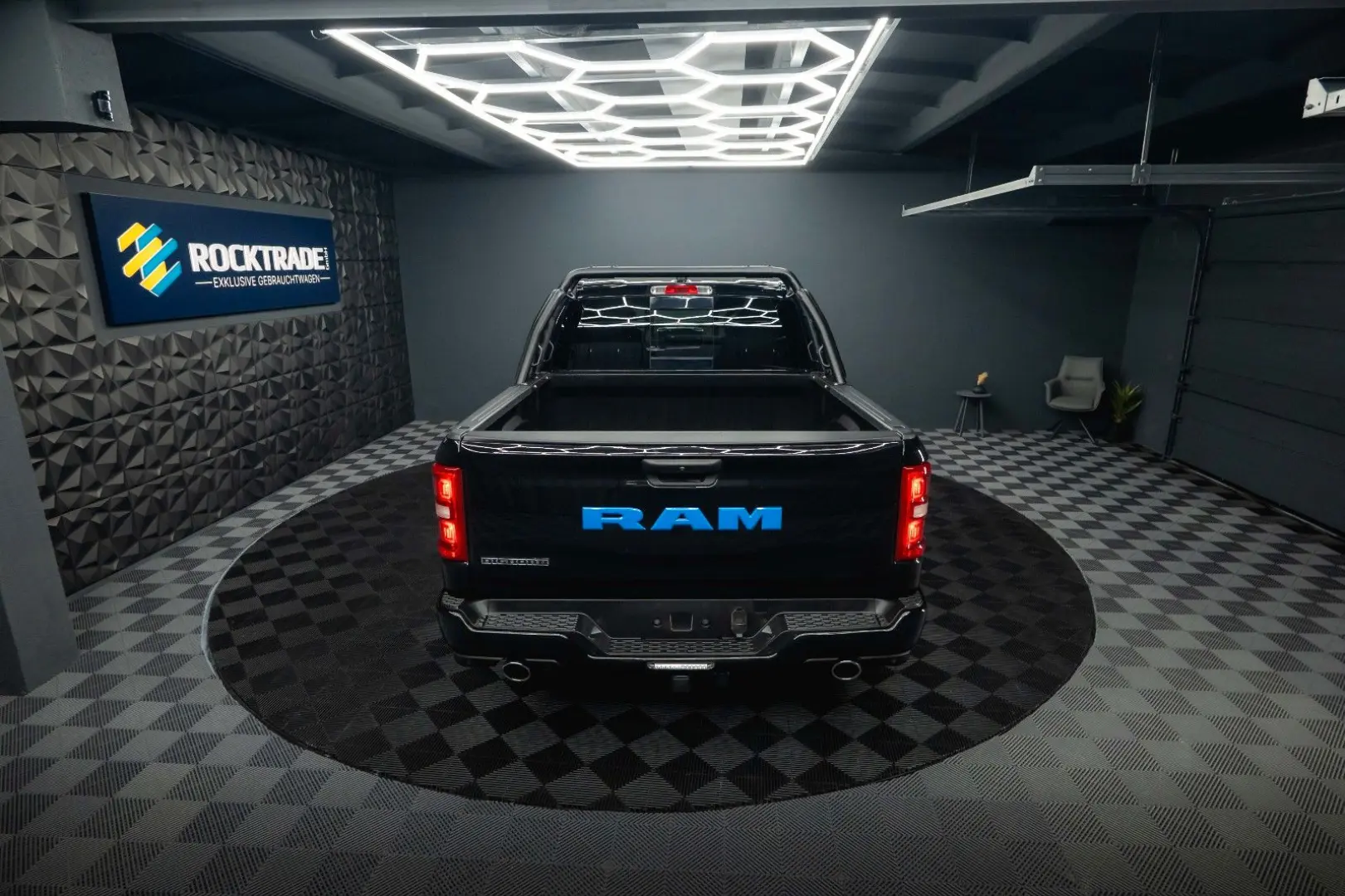 RAM 3.0 MY 25 TWIN TURBO BLACK EDITION  LED 19%