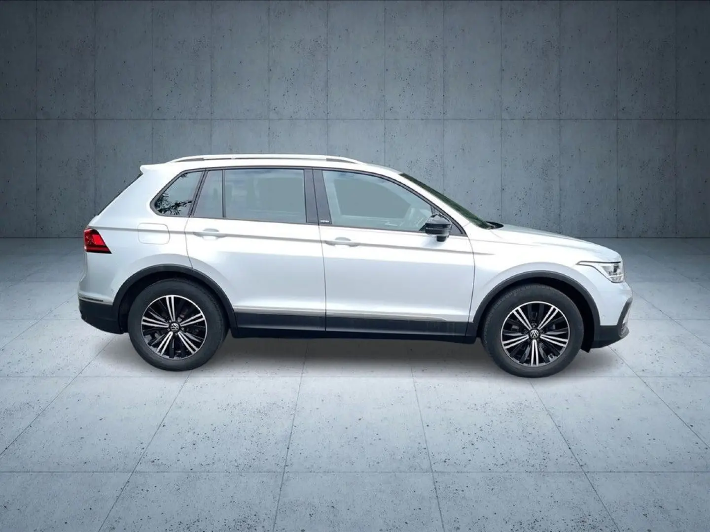 Tiguan 2.0 TDI DSG United Navi LED AHK