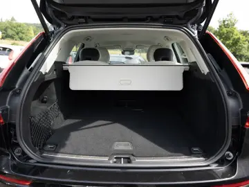 XC60 B4 B Core 2WD PDC NAVI LED