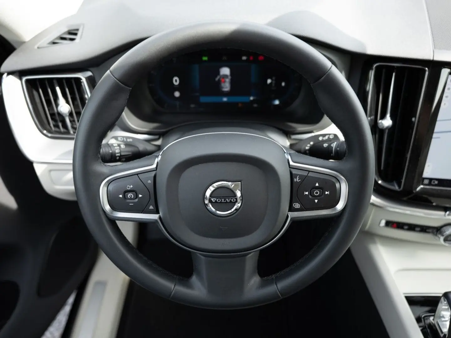 XC60 B4 B Core 2WD PDC NAVI LED