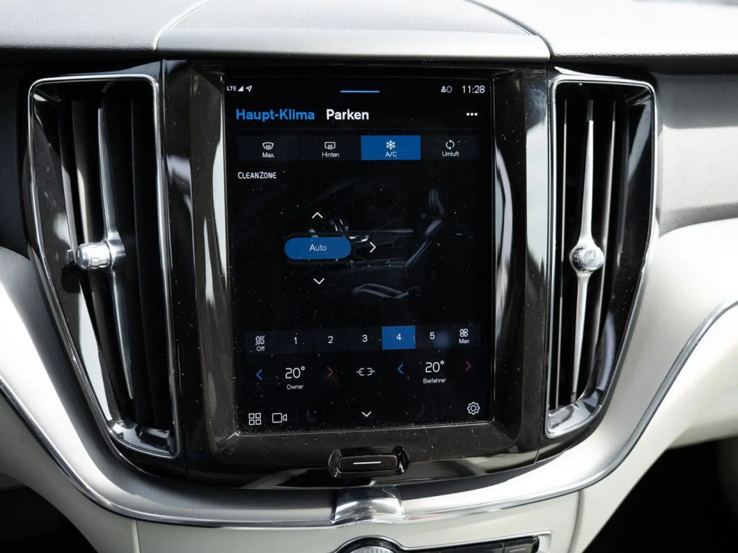 XC60 B4 B Core 2WD PDC NAVI LED