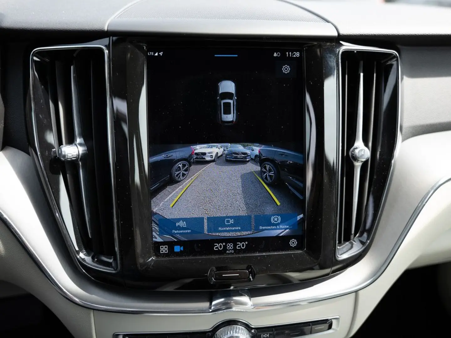 XC60 B4 B Core 2WD PDC NAVI LED