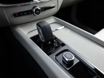 XC60 B4 B Core 2WD PDC NAVI LED