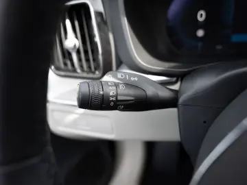 XC60 B4 B Core 2WD PDC NAVI LED