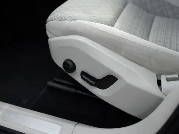 XC60 B4 B Core 2WD PDC NAVI LED