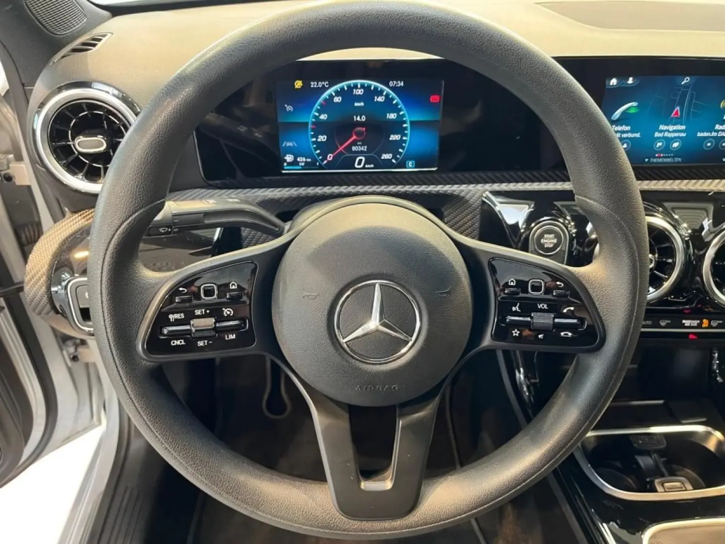 A 180 d Limousine Style  MBUX Navi PDC LED SpurH