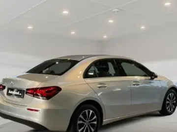 A 180 d Limousine Style  MBUX Navi PDC LED SpurH