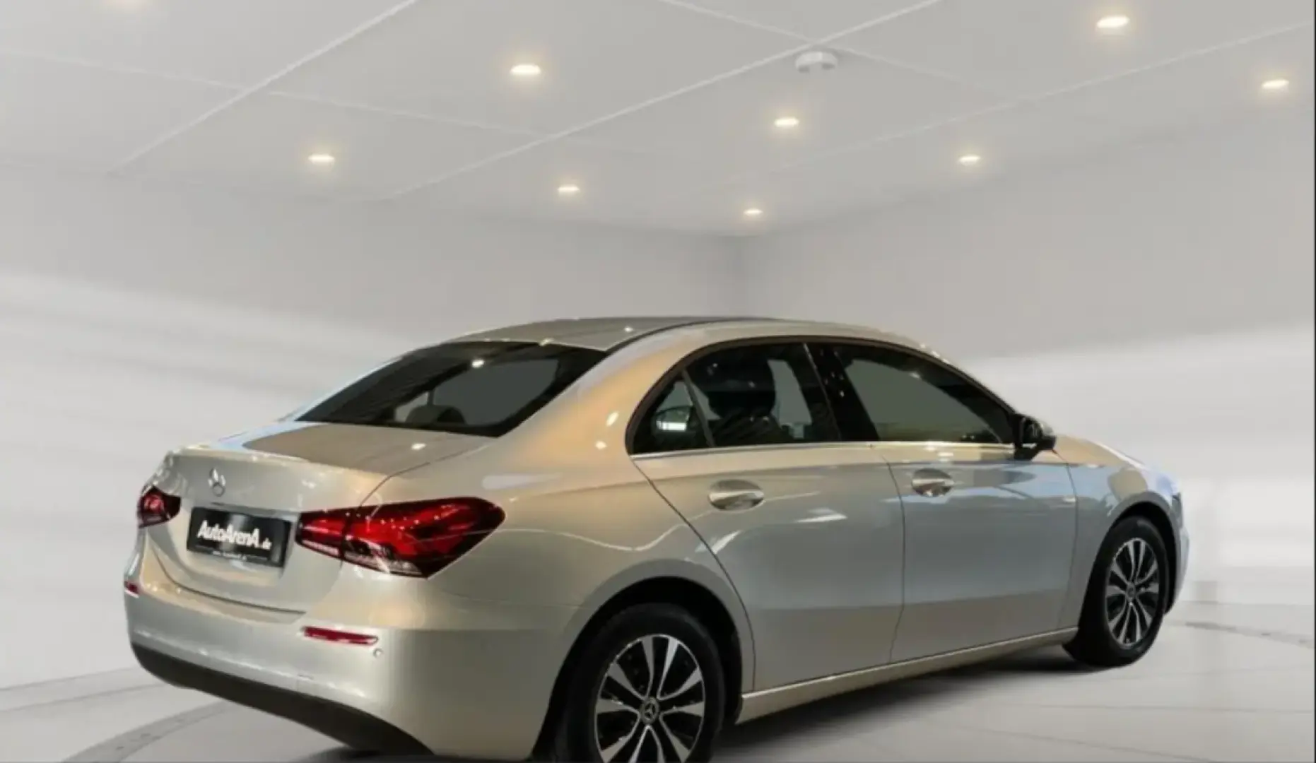 A 180 d Limousine Style  MBUX Navi PDC LED SpurH