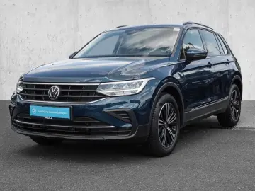 Tiguan 2.0 TDI DSG Life NAVI PANO LM ACC FLA