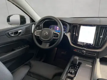 XC60 B4 AWD Plus-Dark Bliss Acc HarmanK Camera Leather