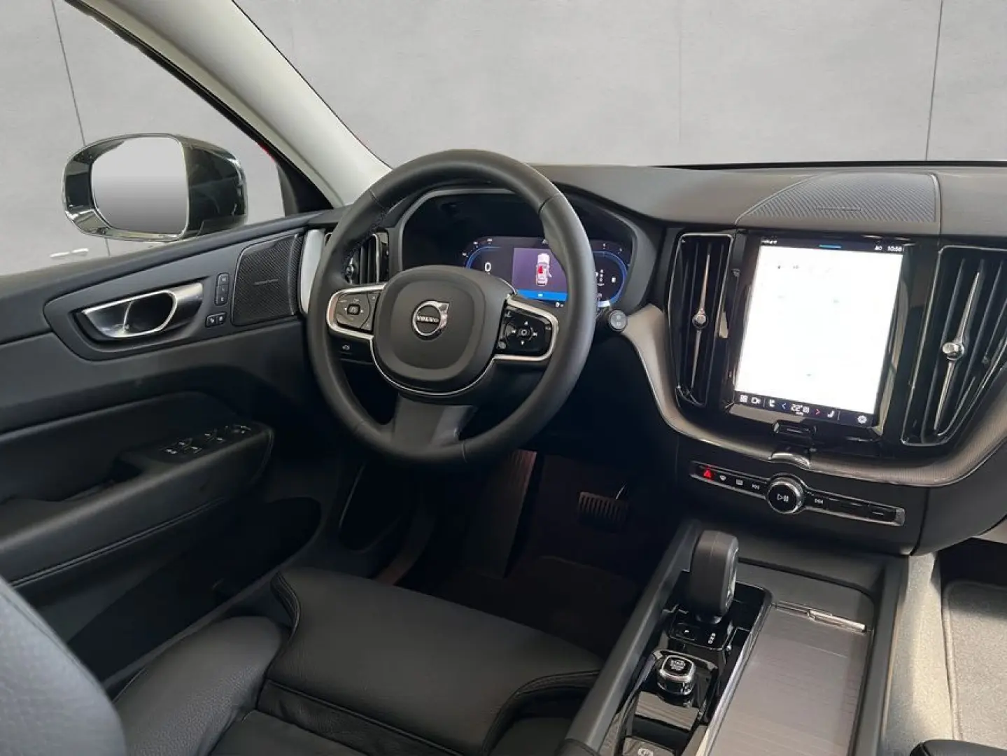 XC60 B4 AWD Plus-Dark Bliss Acc HarmanK Camera Leather