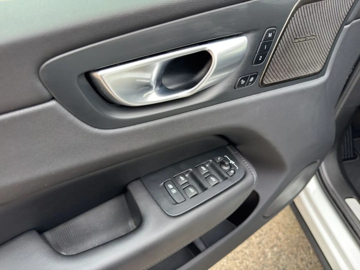 XC60 B4 AWD Plus-Dark Aut ACC BLIS AHK Leder