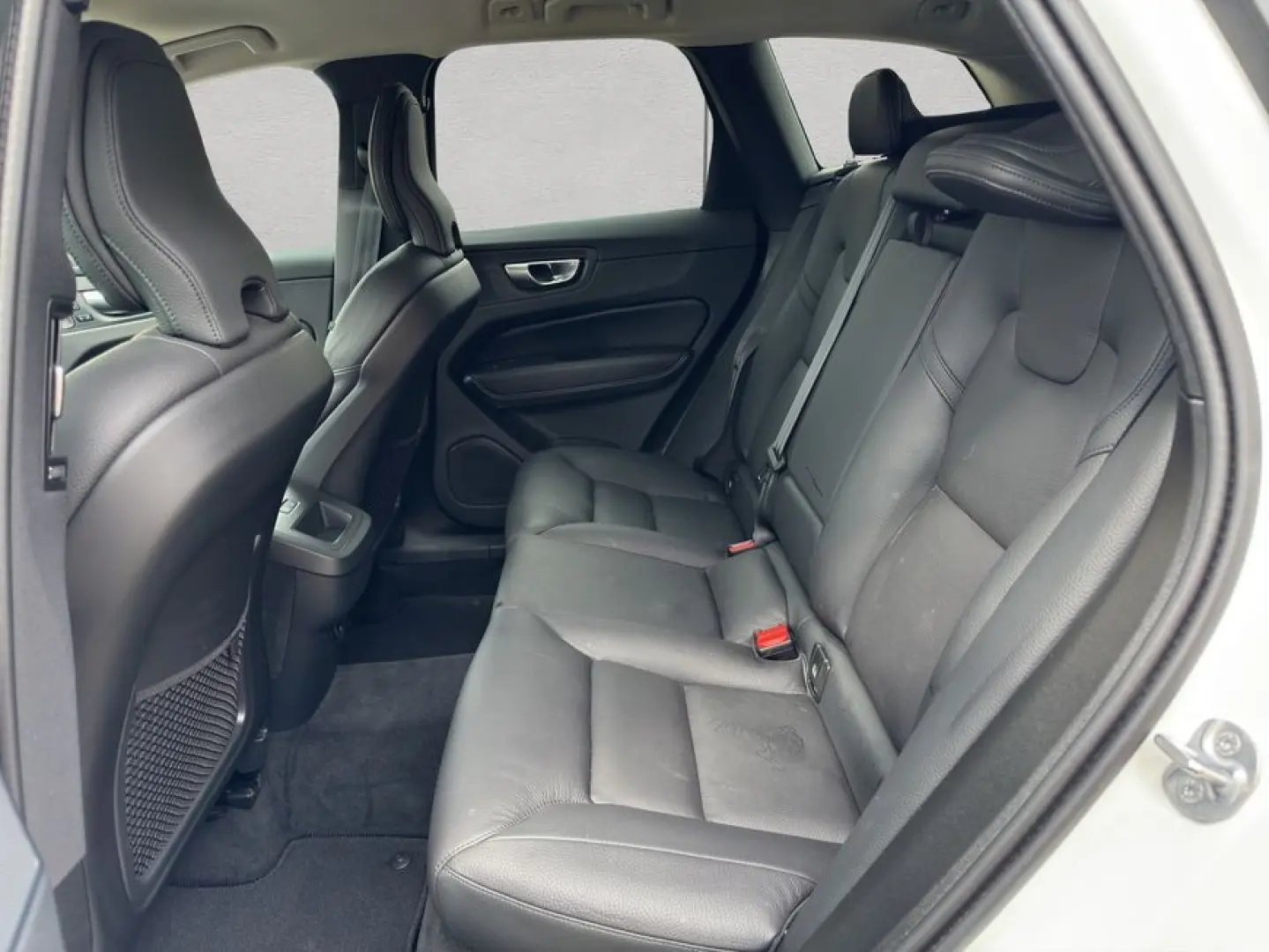 XC60 B4 AWD Plus-Dark Aut ACC BLIS AHK Leder