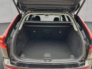 XC60 2.0 B4 D AWD Plus Dark