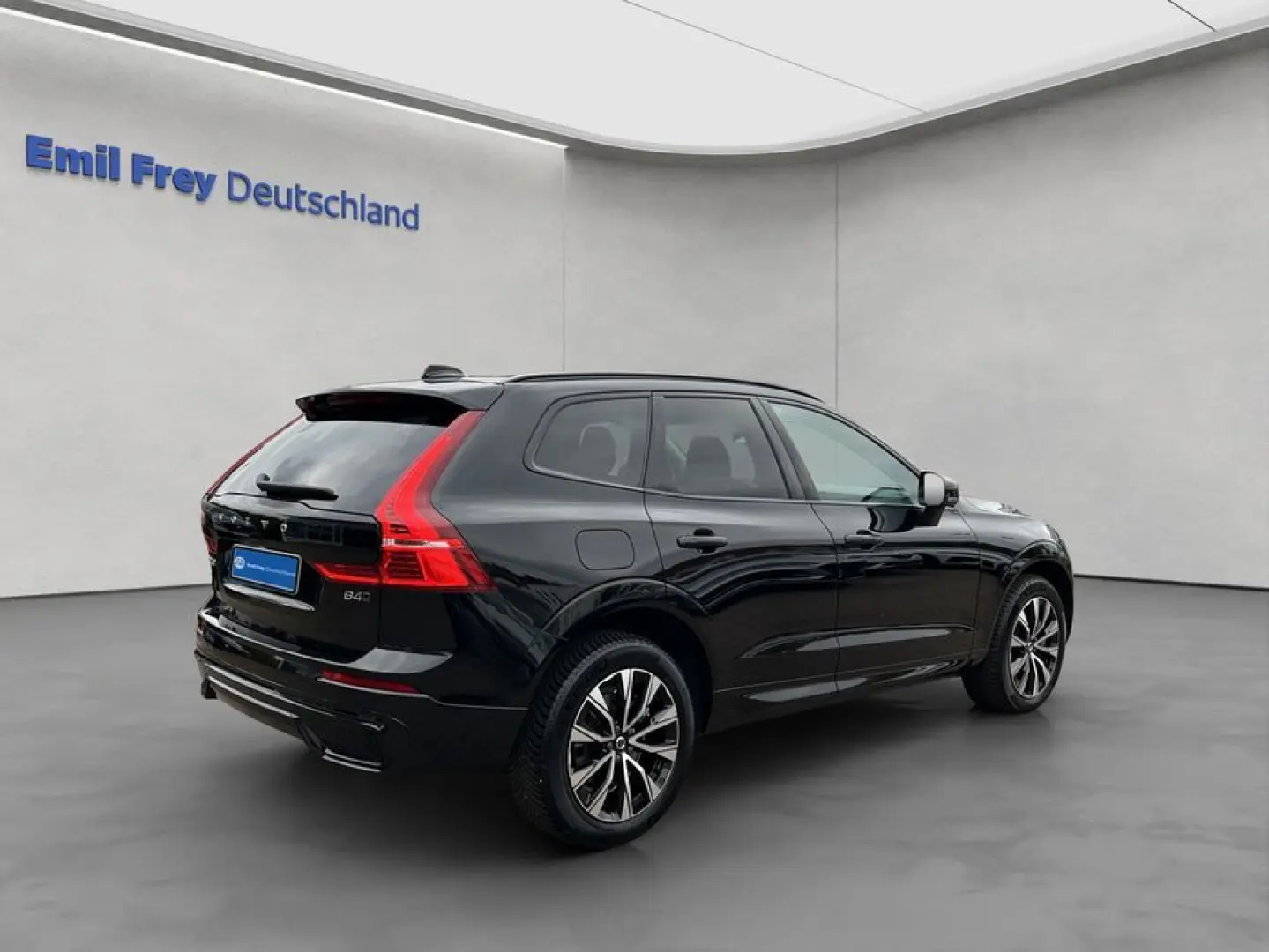 XC60 2.0 B4 D AWD Plus Dark