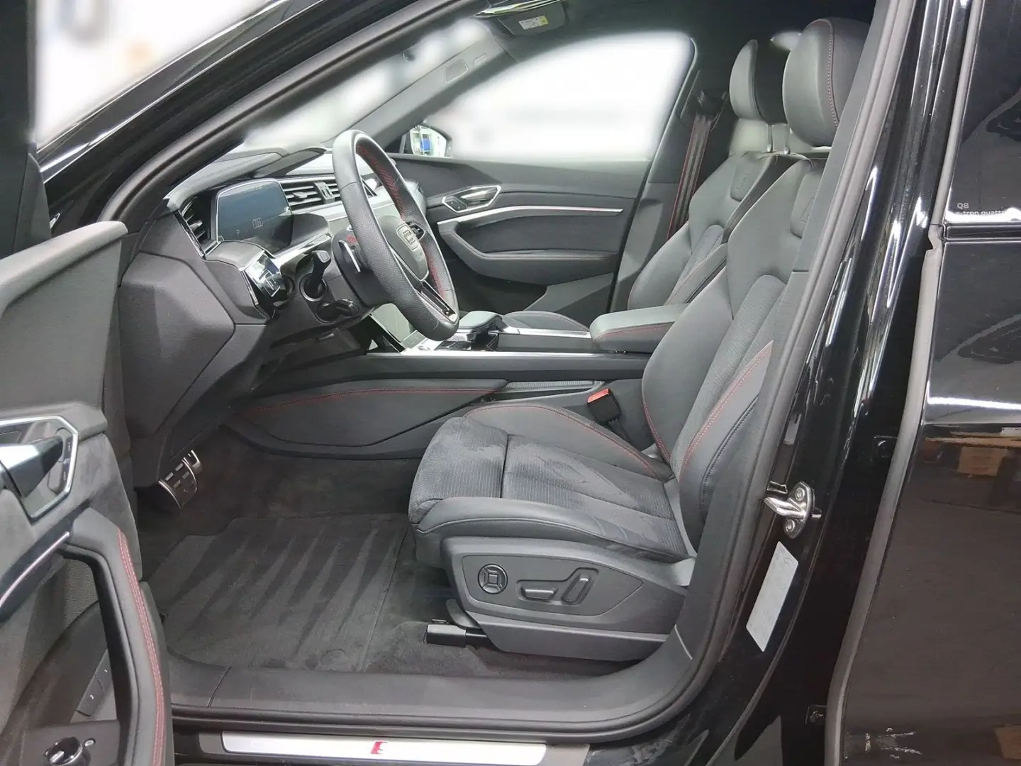 Q8 e-tron 55 Quattro S-Line AHK Bang&Olufson Mat