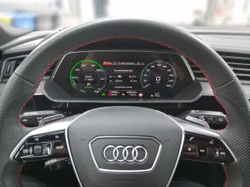 Q8 e-tron 55 Quattro S-Line AHK Bang&Olufson Mat