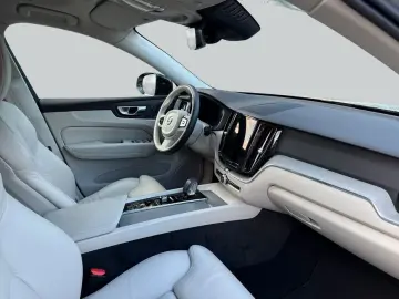 XC60 B5 B AWD Plus Dark