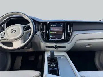 XC60 B5 B AWD Plus Dark