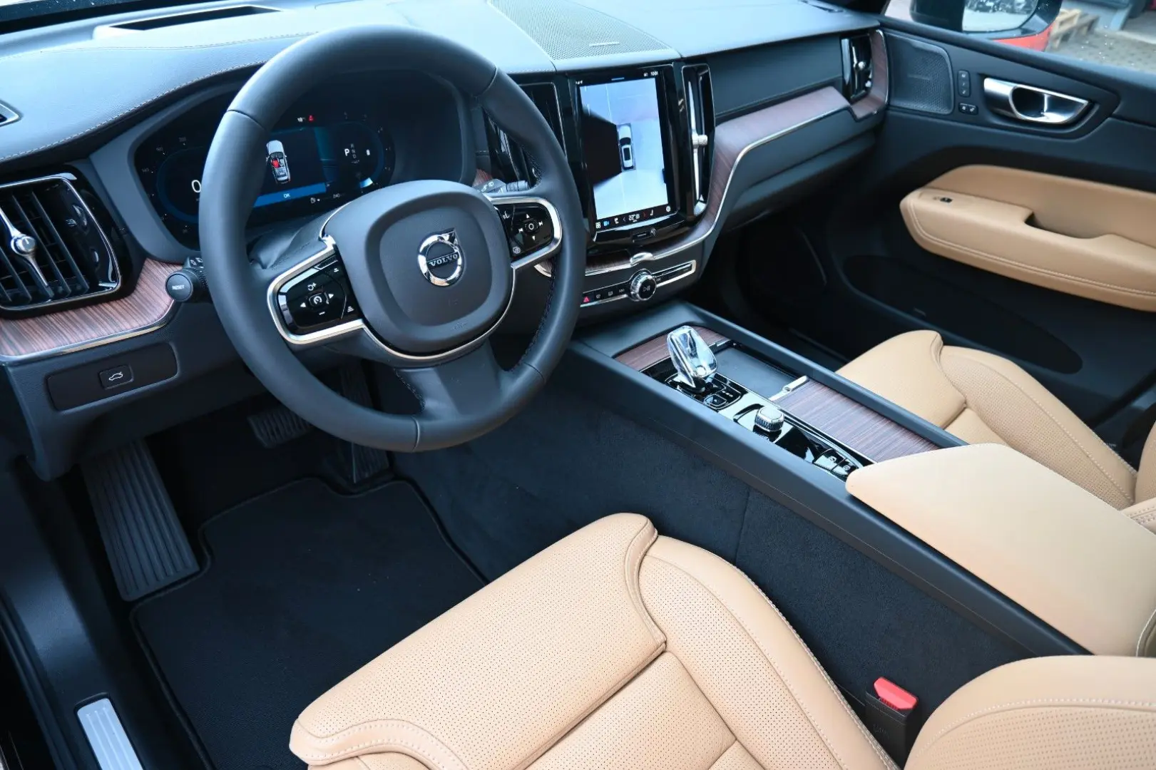 XC60 B4D AWD Ultimate Dark 360 Cristal AirSusp HK