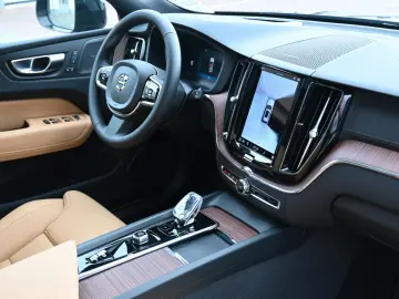 XC60 B4D AWD Ultimate Dark 360 Cristal AirSusp HK