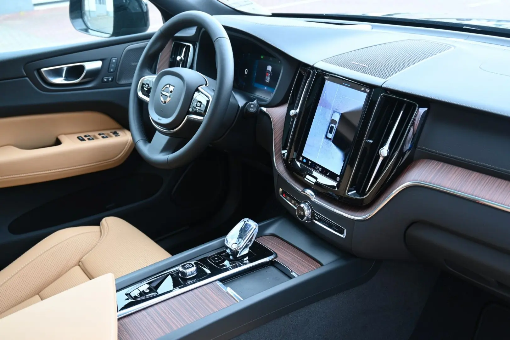 XC60 B4D AWD Ultimate Dark 360 Cristal AirSusp HK